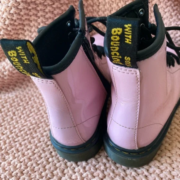 Doc Martin’s. - Picture 2 of 4